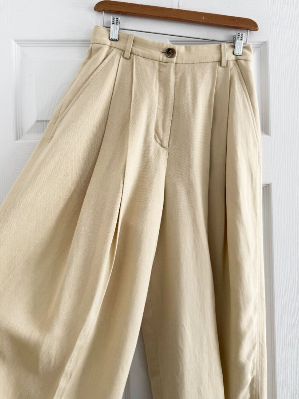 COS Pleated Linen Pants in Beige, size 2 - Picture 5 of 12